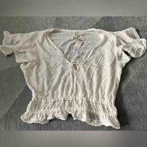 NWT Anthropologie Women’s White Flutter Sleeve Top - size M